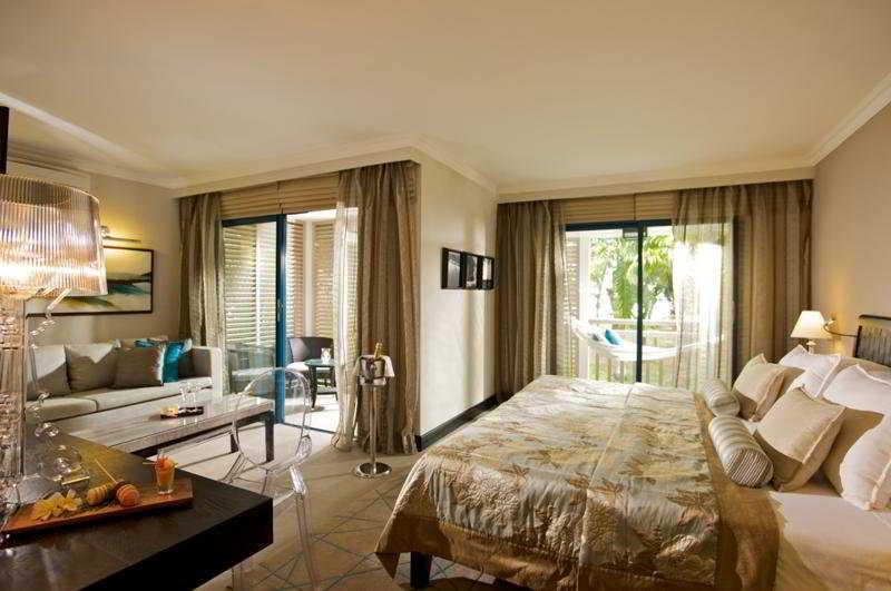 Lux* Saint Gilles Resort Exterior photo A room at the Four Seasons Resort