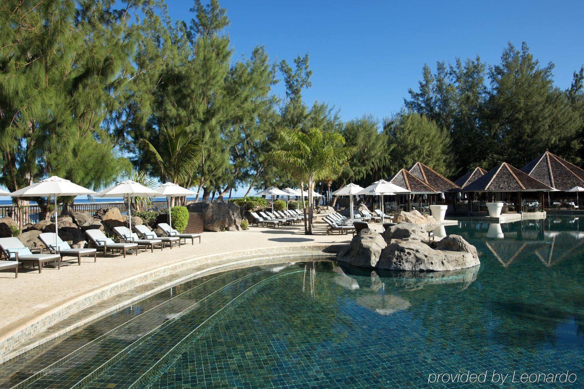 Lux* Saint Gilles Resort Exterior photo The swimming pool at the resort